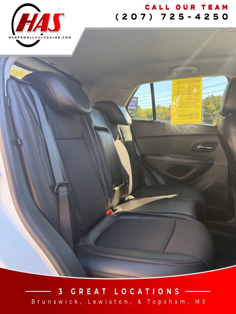 Used 2022 Chevrolet Trax LT w/ LT Convenience Package AWD/4WD image 12