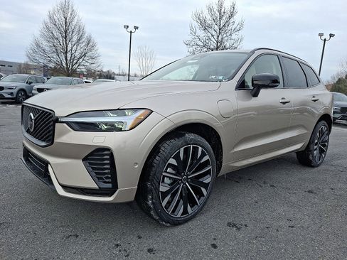 New 2026 Volvo XC60 T8 Ultra w/ Protection Package Premier image 2