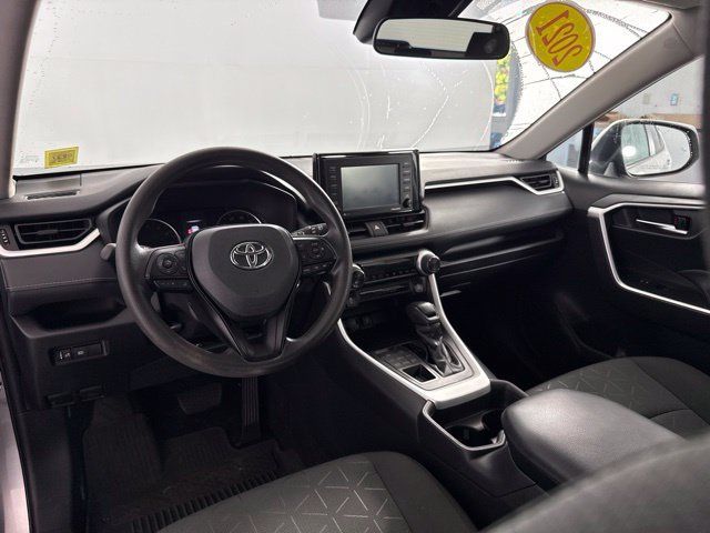 Used 2021 Toyota RAV4 XLE AWD/4WD image 11