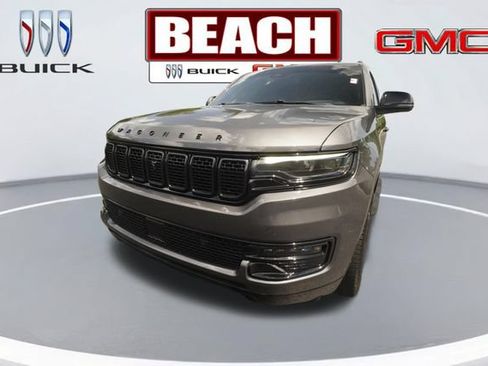 Used 2025 Jeep Wagoneer Series II w/ Convenience Group I RWD image 19