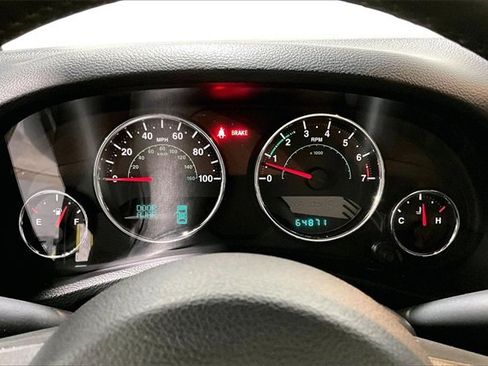 Used 2014 Jeep Wrangler Unlimited Sahara w/ Connectivity Group image 21