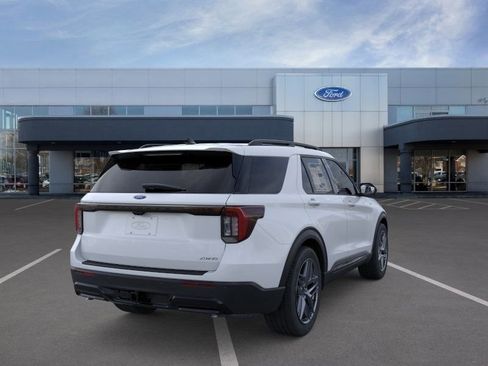 New 2026 Ford Explorer ST-Line w/ ST-Line Street Pack AWD/4WD image 9