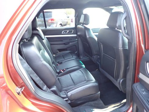 Used 2016 Ford Explorer XLT w/ Equipment Group 202A AWD/4WD image 12