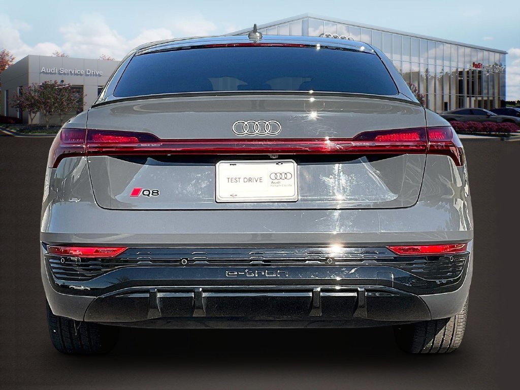 Used 2024 Audi Q8 e-tron Premium Plus AWD/4WD image 6