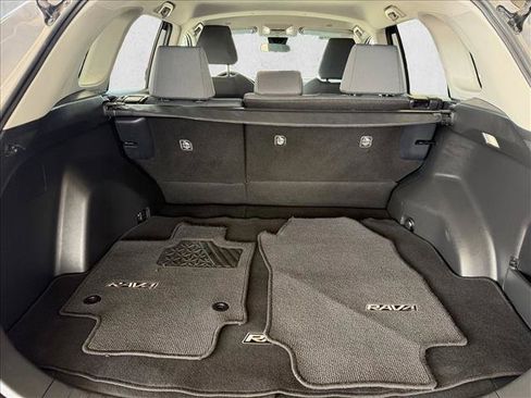 Used 2025 Toyota RAV4 XLE FWD image 20