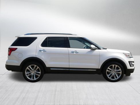 Used 2017 Ford Explorer Limited w/ Class II Trailer Tow Package AWD/4WD image 8