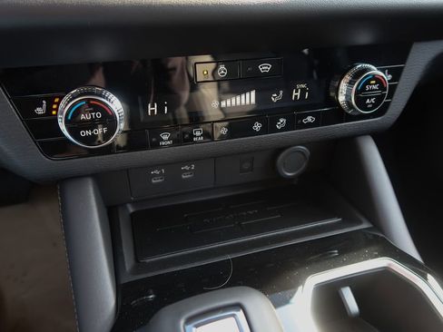 New 2026 Mitsubishi Outlander AWD image 40