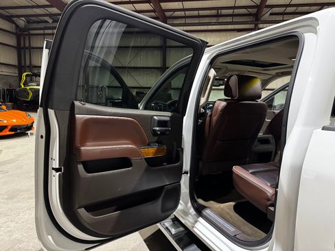 Used 2016 Chevrolet Silverado 2500 High Country w/ Duramax Plus Package image 16