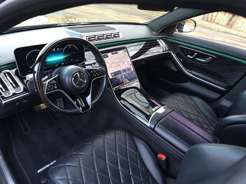 Used 2021 Mercedes-Benz S 580 4MATIC Sedan image 2