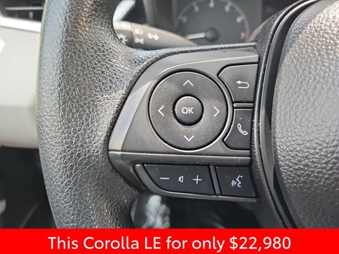 Used 2025 Toyota Corolla LE FWD image 30