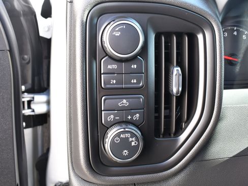 Used 2022 Chevrolet Silverado 1500 Custom Trail Boss w/ LPO, Dark Essentials Package image 14