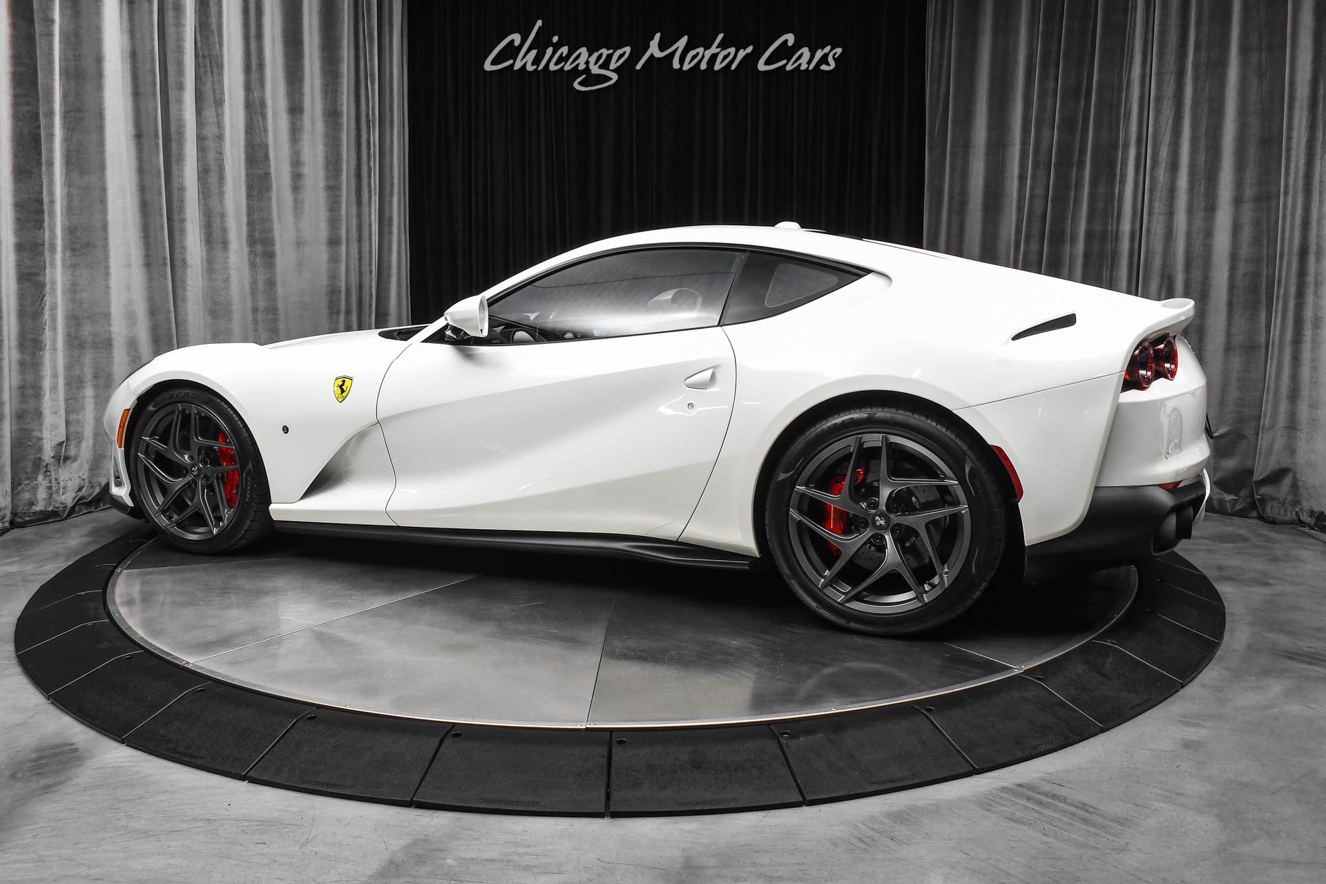 Used 2020 Ferrari 812 Superfast RWD image 3