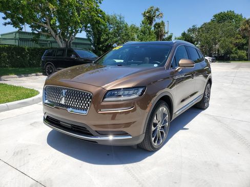 Certified 2022 Lincoln Nautilus Reserve FWD image 2