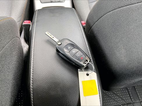 Used 2018 Chevrolet Cruze LS FWD image 15