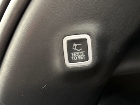 Used 2024 Jeep Wagoneer Launch Edition image 16