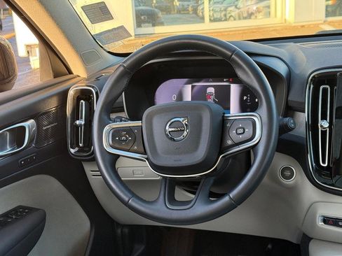 Used 2023 Volvo XC40 B5 Ultimate w/ Protection Package Premier image 13