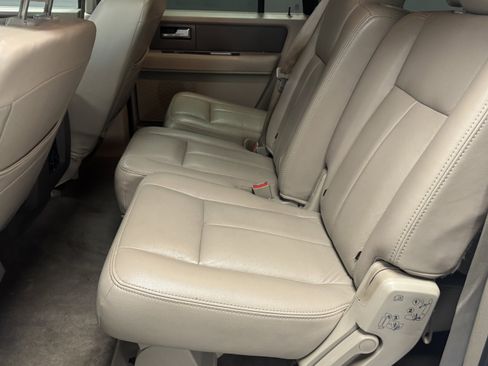 Used 2011 Ford Expedition EL XLT image 13