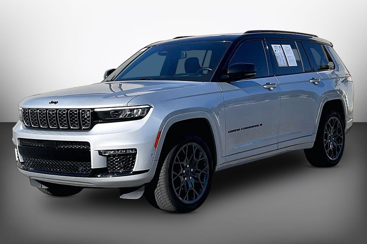 Used 2023 Jeep Grand Cherokee L Summit AWD/4WD image 4