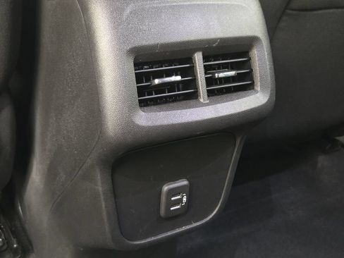 Used 2022 Chevrolet Equinox LS w/ LS Convenience Package FWD image 32