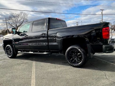 Used 2016 Chevrolet Silverado 2500 LT w/ Midnight Edition image 6