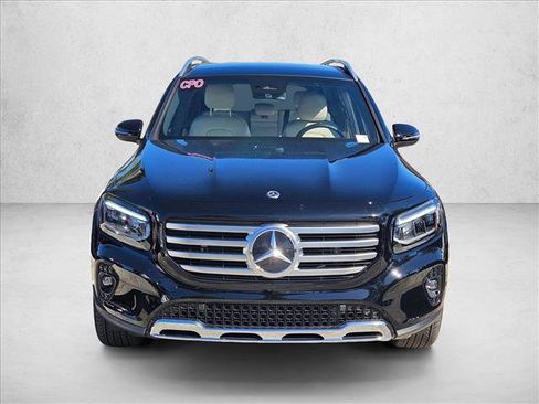 Used 2026 Mercedes-Benz GLB 250 image 2
