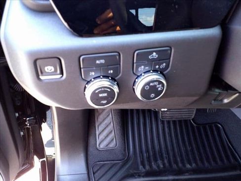 New 2024 GMC Sierra 1500 SLE w/ Preferred Package image 12