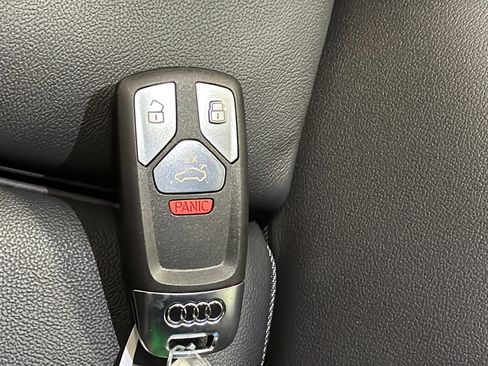 Used 2025 Audi Q5 e Premium Plus w/ Premium Plus Package AWD/4WD image 21