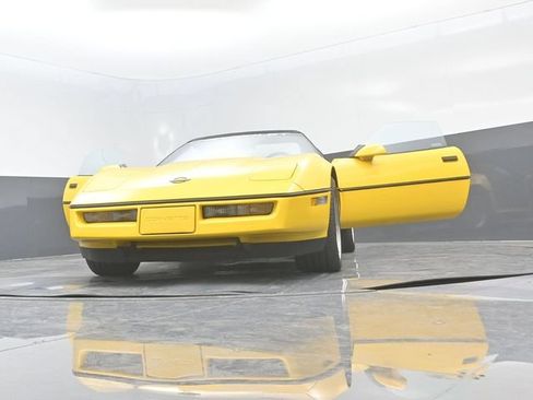 Used 1990 Chevrolet Corvette Convertible RWD image 30