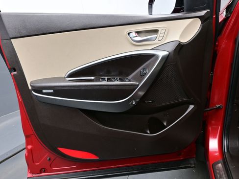 Used 2017 Hyundai Santa Fe Limited image 9