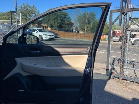 Used 2018 Subaru Outback 2.5i Limited image 11