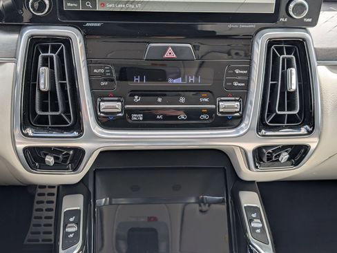 Certified 2023 Kia Sorento SX Prestige AWD/4WD image 20