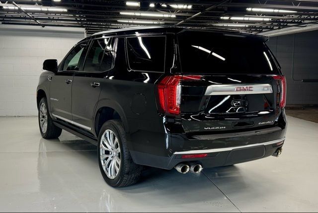 Used 2024 GMC Yukon Denali w/ Denali Reserve Package AWD/4WD image 3
