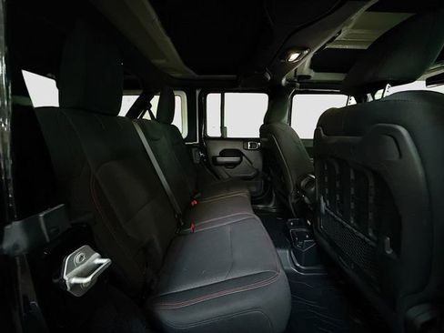 Used 2018 Jeep Wrangler Unlimited Rubicon AWD/4WD image 24