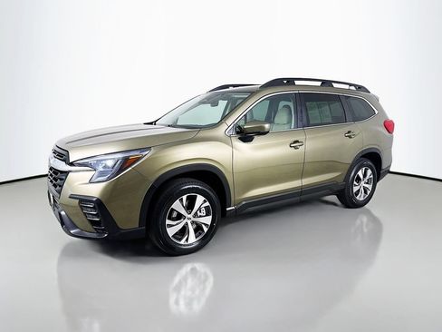 Used 2025 Subaru Ascent Premium AWD/4WD image 3