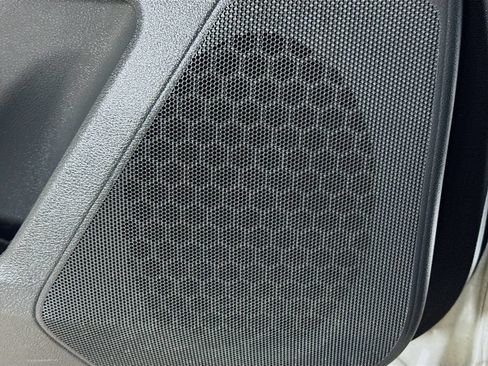 Used 2025 Nissan Pathfinder SL FWD image 17