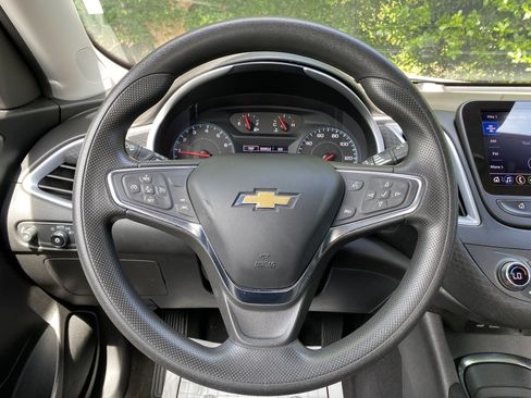 Used 2023 Chevrolet Malibu LT FWD image 17