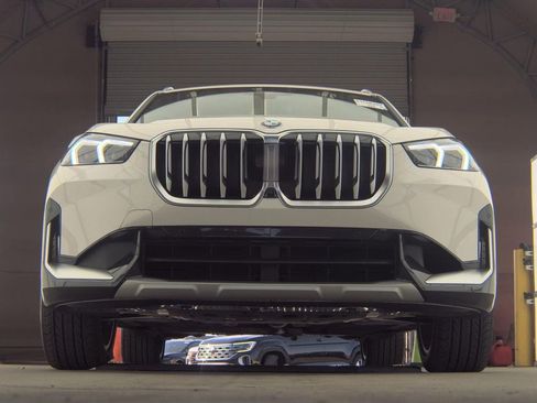Used 2024 BMW X1 xDrive28i w/ Premium Package AWD/4WD image 9