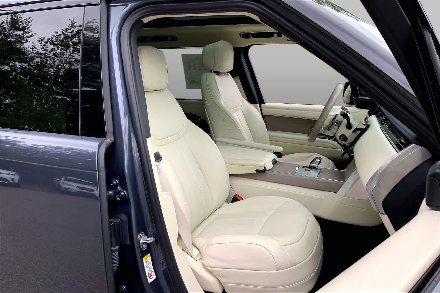 Used 2024 Land Rover Range Rover SE AWD/4WD image 8