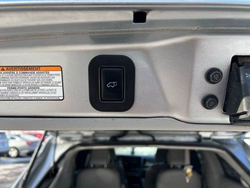 Used 2017 Toyota Sienna XLE image 26