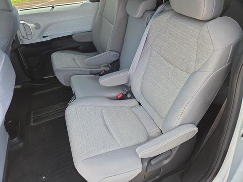 Certified 2025 Toyota Sienna LE w/ LE Plus Package AWD/4WD image 19