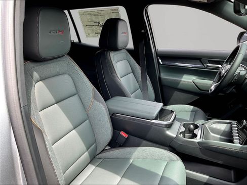 New 2026 GMC Terrain AT4 w/ Technology Package II AWD/4WD image 18