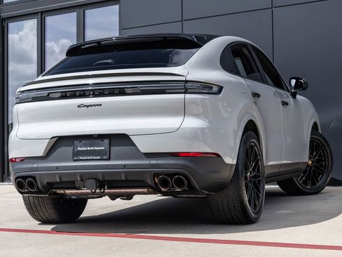 New 2026 Porsche Cayenne Coupe image 11