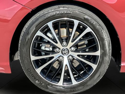 Certified 2018 Toyota Camry SE FWD image 23