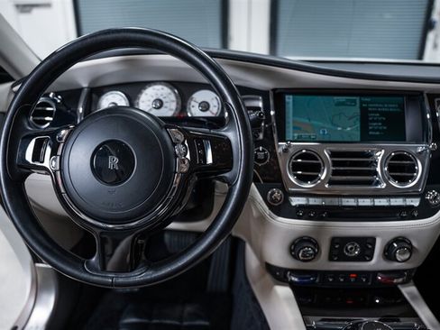 Used 2016 Rolls-Royce Wraith RWD image 45