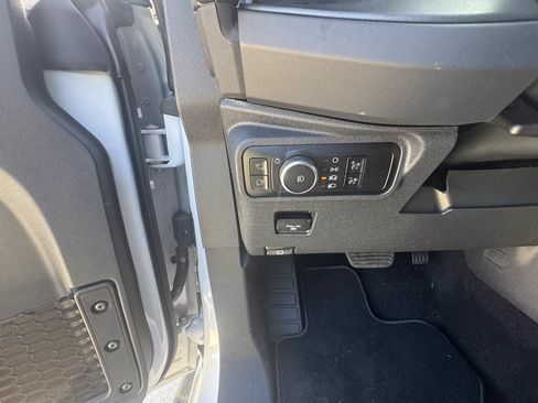 Used 2025 Ford Bronco Badlands AWD/4WD image 13