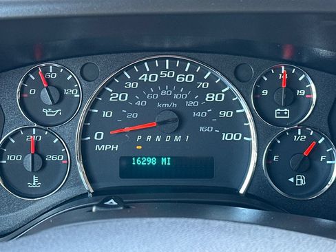 Used 2025 Chevrolet Express 2500 w/ Driver Convenience Package RWD image 29