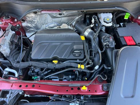 Used 2025 Chevrolet Trax LT w/ LT Convenience Package image 28