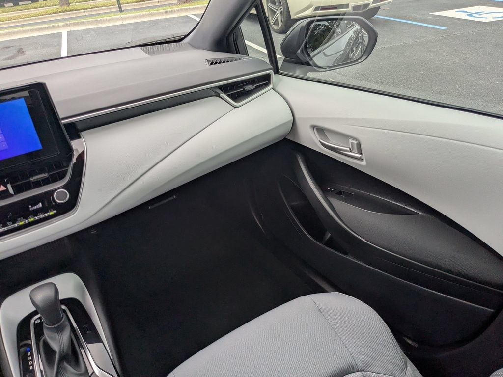 Used 2026 Toyota Corolla SE FWD image 17