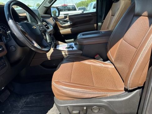 Used 2021 Chevrolet Tahoe High Country w/ Premium Package AWD/4WD image 22