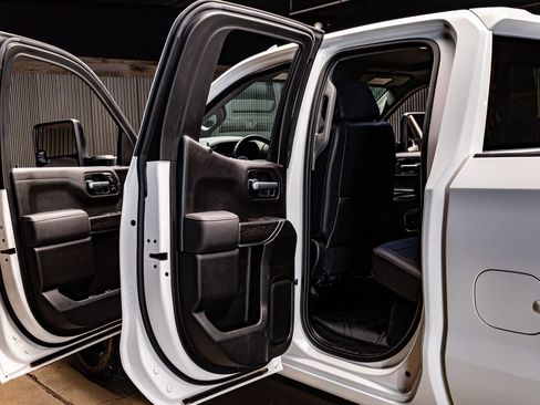 Used 2020 Chevrolet Silverado 1500 LTZ w/ LTZ Plus Package image 24